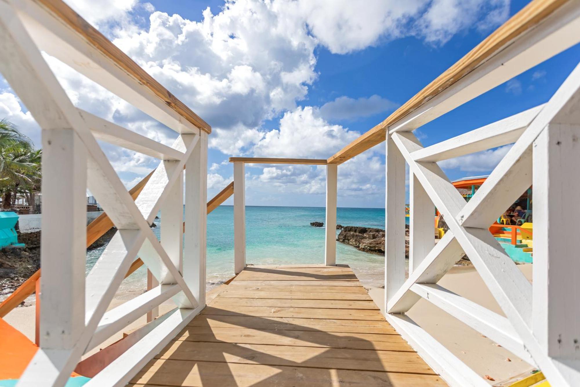 Maho Beach House - Luxe 1-Bedroom - Ocean View Esterno foto