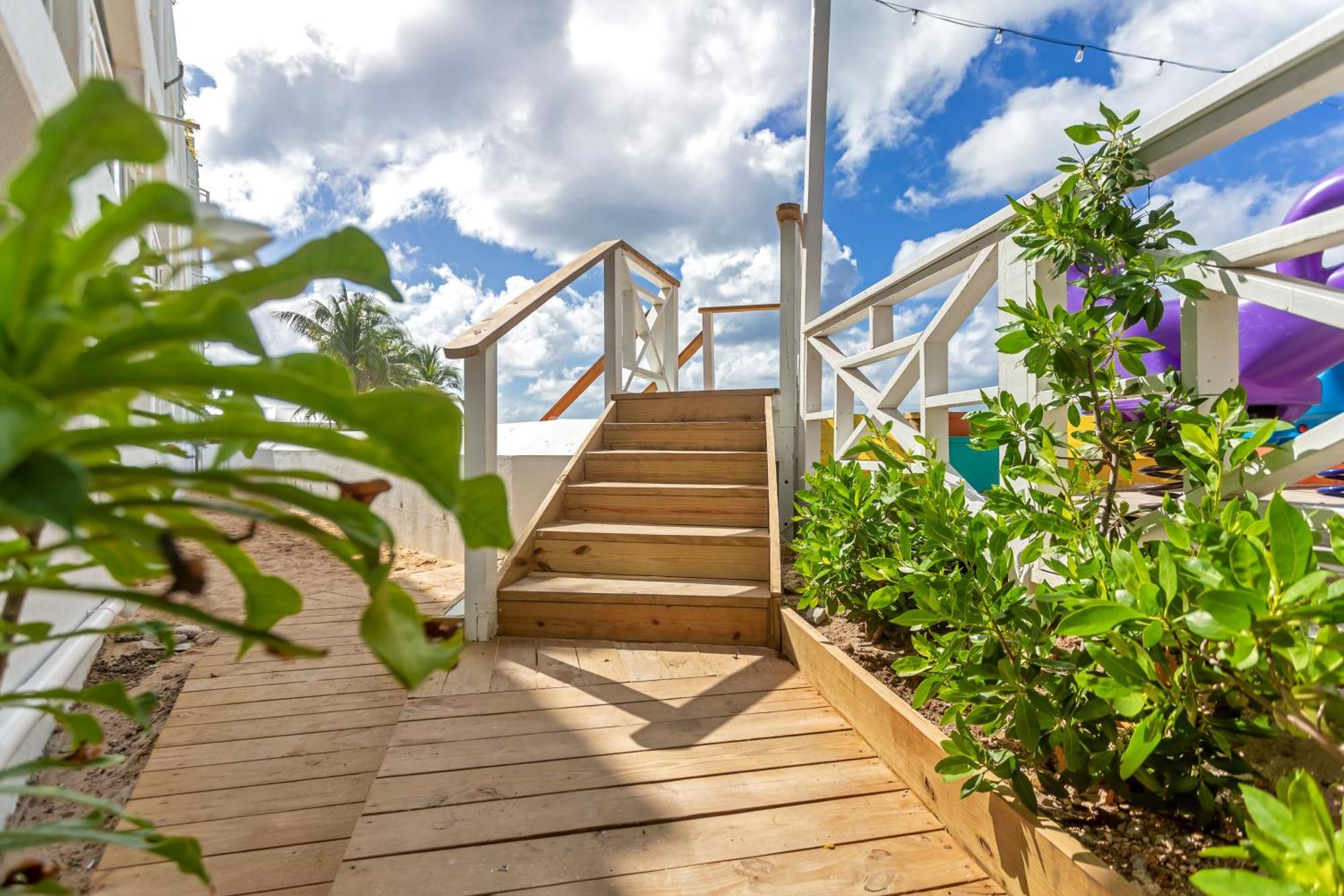 Maho Beach House - Luxe 1-Bedroom - Ocean View Esterno foto